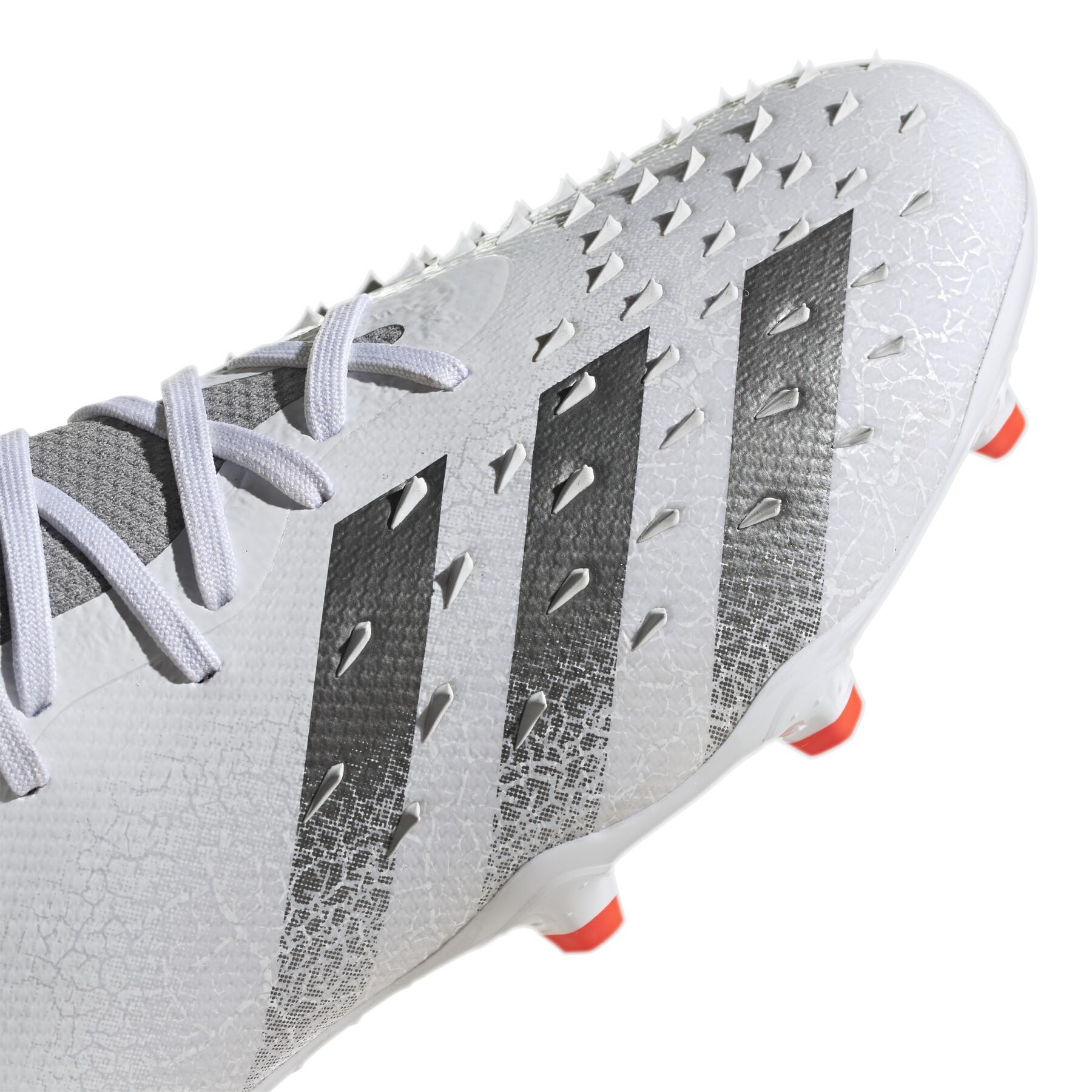 Soccer shoes adidas Predator Freak.2 FG - Whitespark