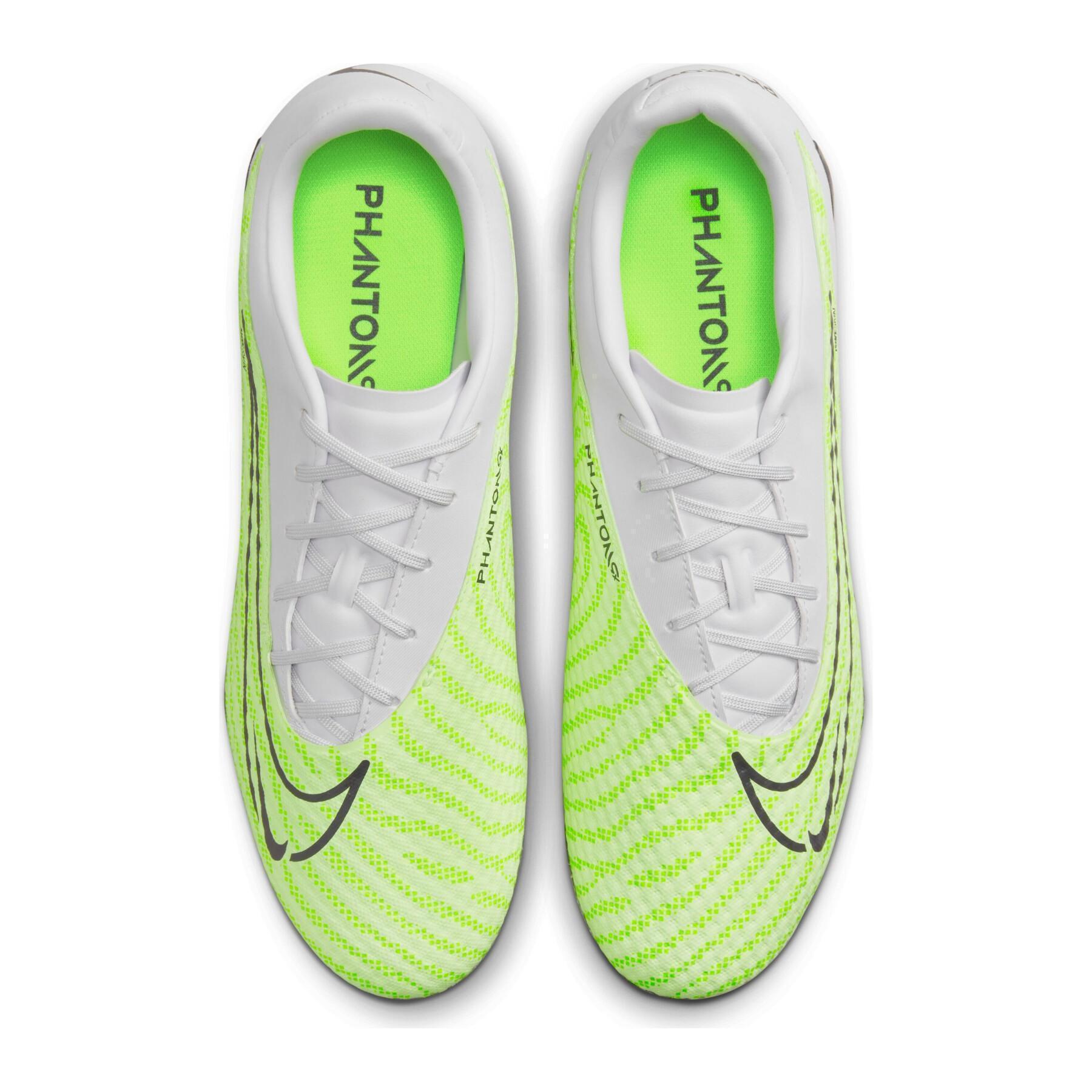 Soccer shoes Nike Phantom GX Academy MG